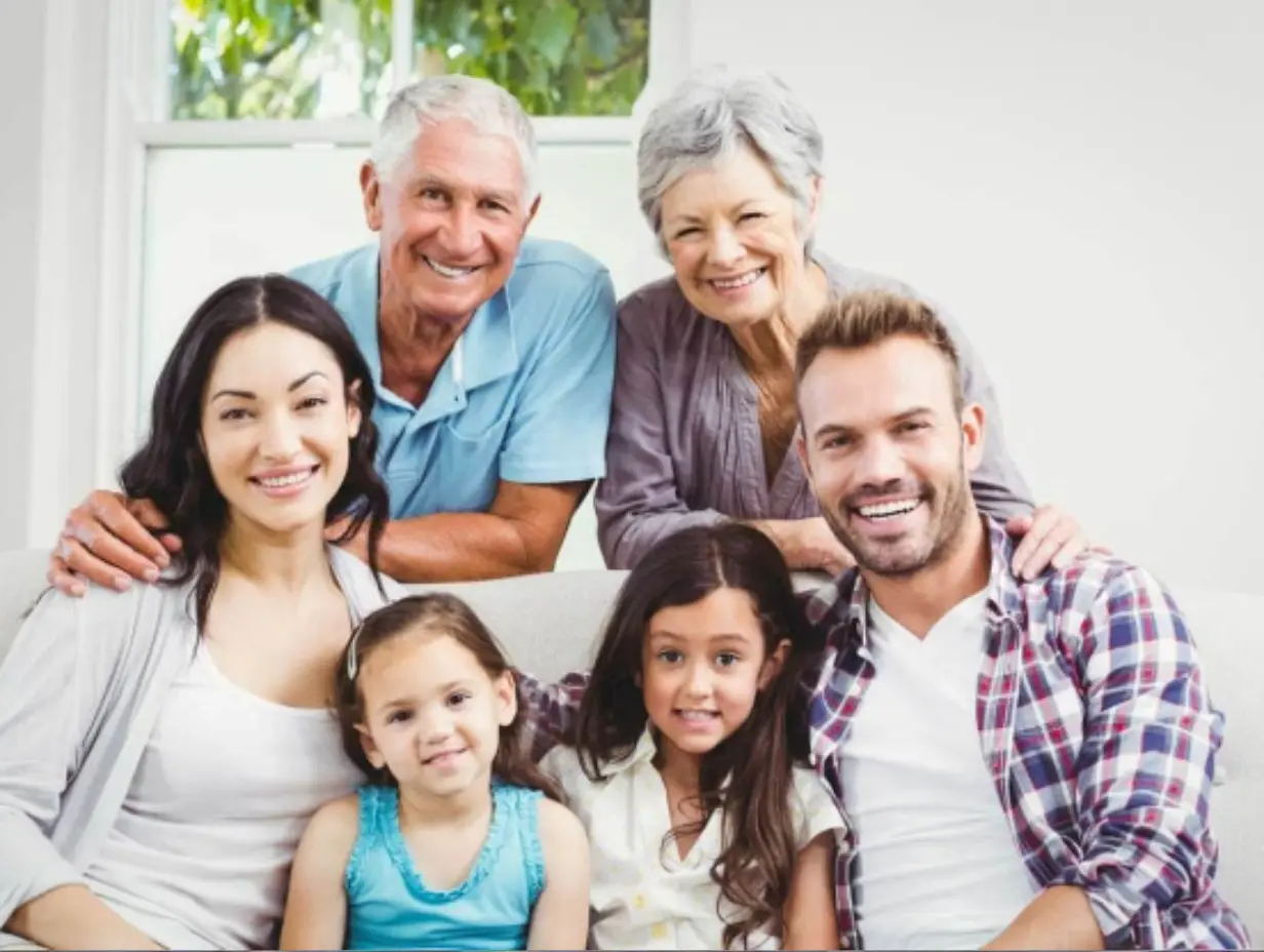 Familia disfrutando de la ecografía 5D